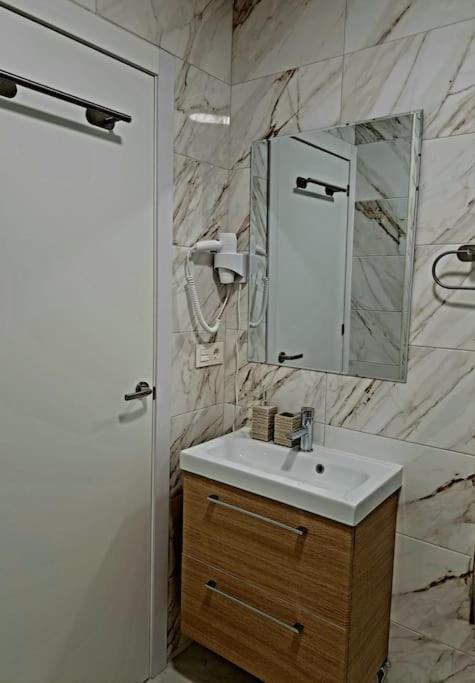 Апартаменти Cozy Studio With Sea View Бенідорм Екстер'єр фото